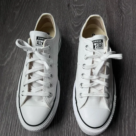Never Worn! Women’s Converse Chuck Taylor All Star Lift Low-Top Sneaker - White - Picture 3 of 7